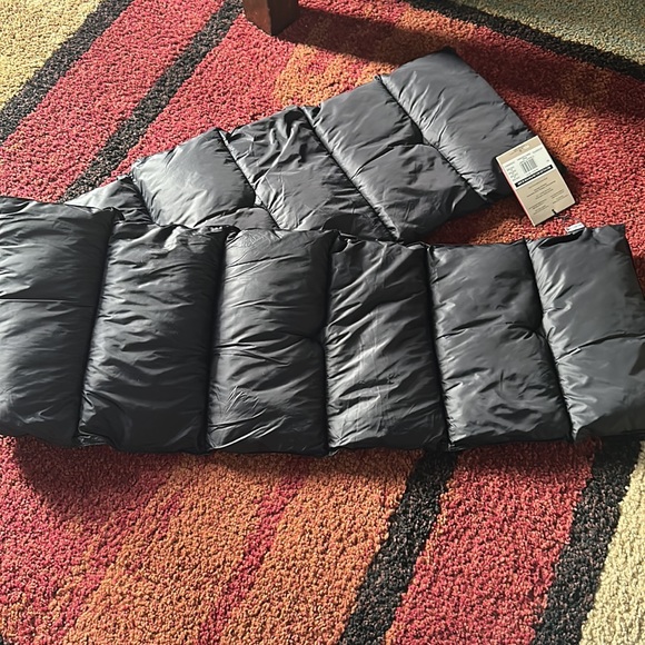 BRAND NEW PUFFER SCARF - Picture 4 of 5